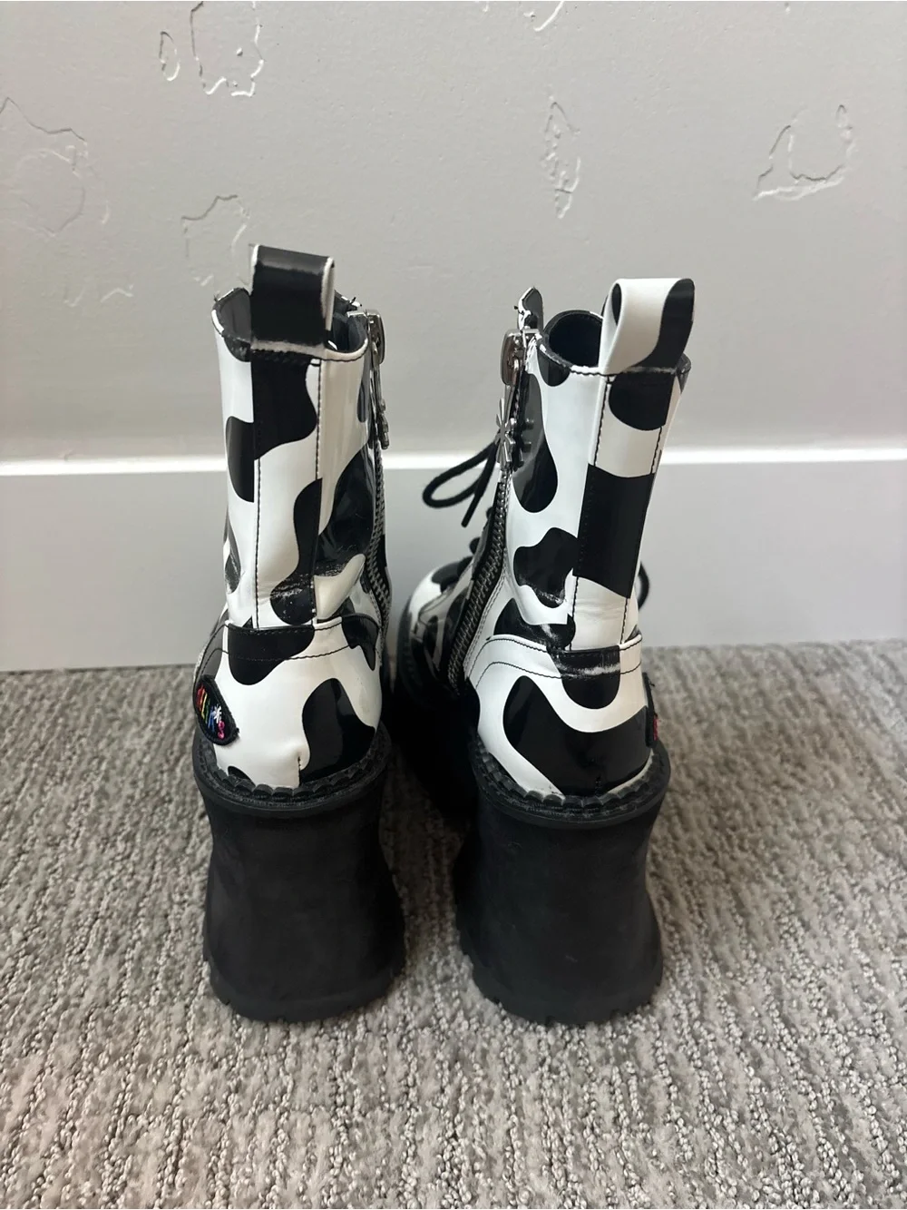 dELiA*s bold cow